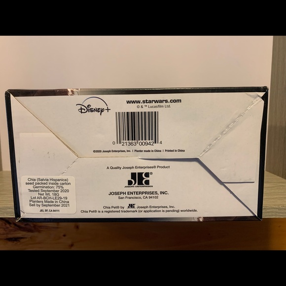 2020 New in Box Chia Pet Star Wars The Madalorian Baby Yoda Grogu Planter Kit - Picture 7 of 7